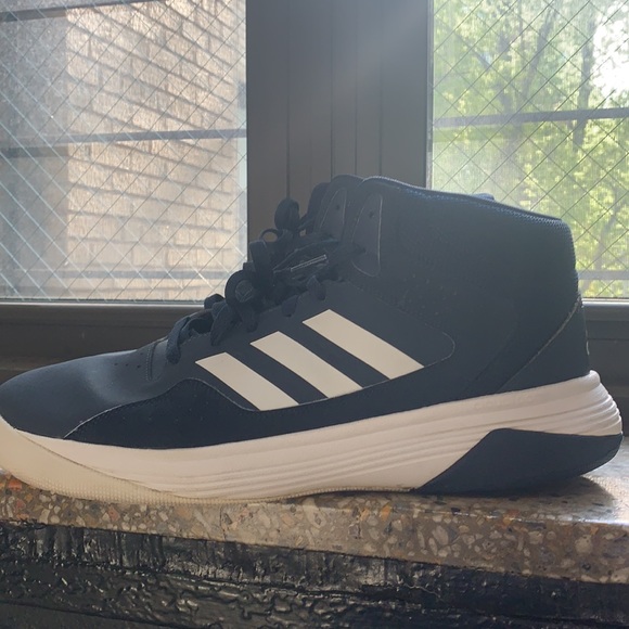 Adidas - Picture 2 of 5
